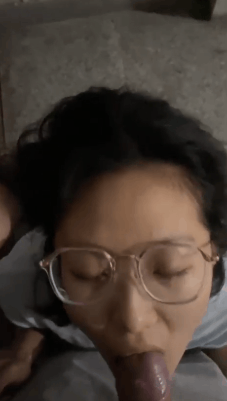 图片[2]-眼镜婊骚母狗口交颜射清纯碎花裙小美女约炮同校男同学嘴含大鸡巴就爱不释手-91欢迎您！